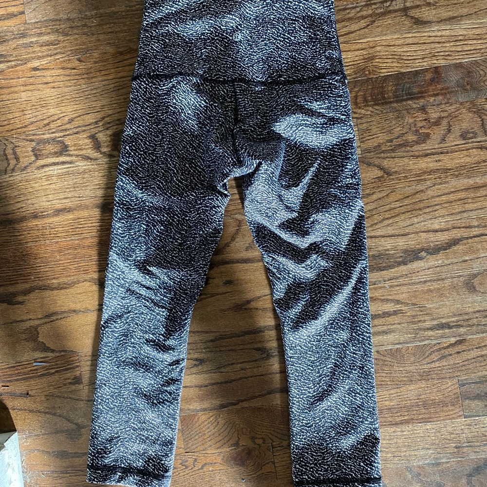 lululemon cropped leggings